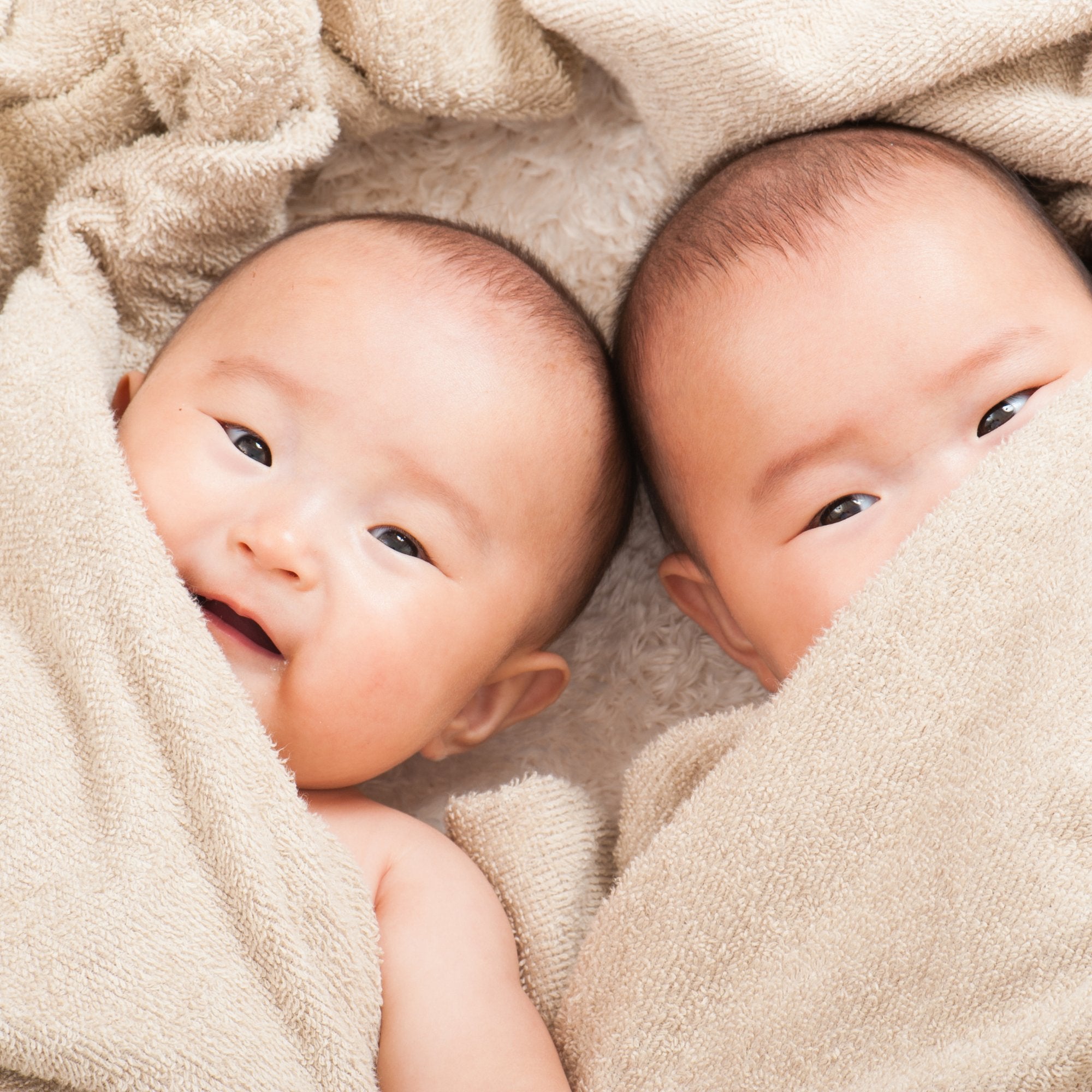 Coussin d'allaitement et de maternité jumeaux de Neka